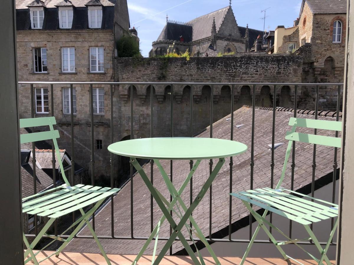 Au Coeur De Vannes - Vue Sur Les Remparts - 2 Ch Exteriör bild